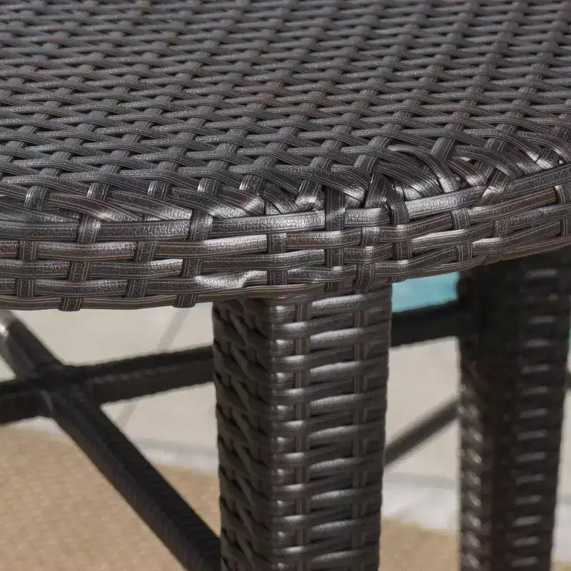 Ensemble de bar rond en osier 5 pièces Dominica Multimaron/Marron clair – Christopher Knight Home : Résistant aux intempéries, 4 tabourets, table haute