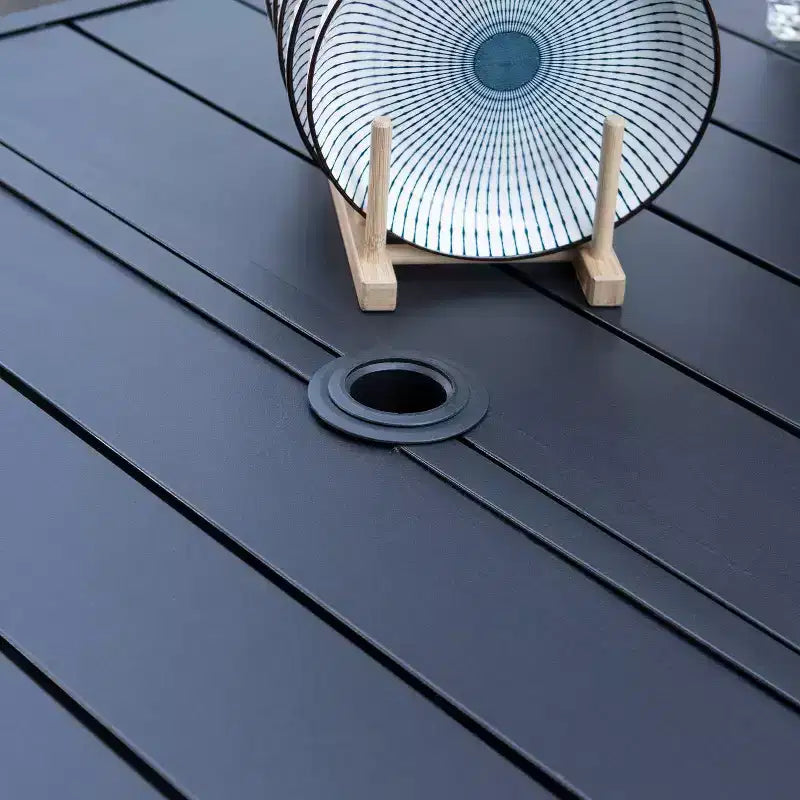 Ensemble de salle à manger d'extérieur 7 pièces avec table rectangulaire avec trou pour parasol de 1,57 po et fauteuils pivotants à 360° en tissu avec dossier à motifs – Captiva Designs