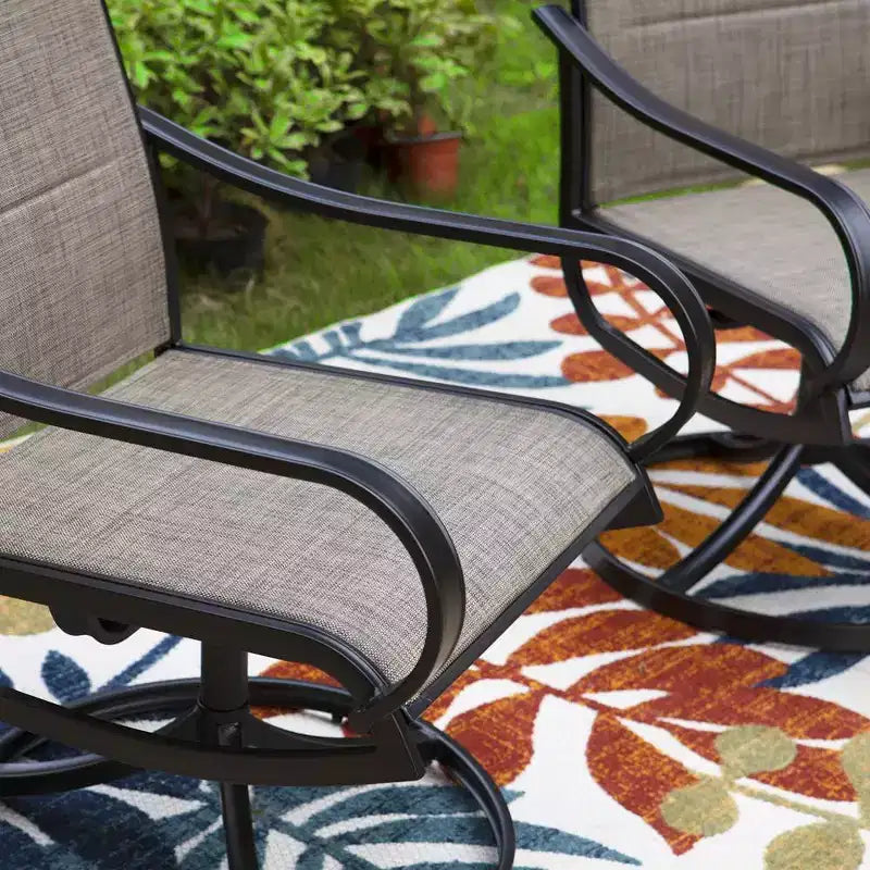 Ensemble de patio avec table en acier avec trou pour parasol de 1,57 po et fauteuils rembourrés pivotants à 360° en acier – Captiva Designs : Résistant aux intempéries