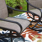 Ensemble de patio avec table en acier avec trou pour parasol de 1,57 po et fauteuils rembourrés pivotants à 360° en acier – Captiva Designs : Résistant aux intempéries