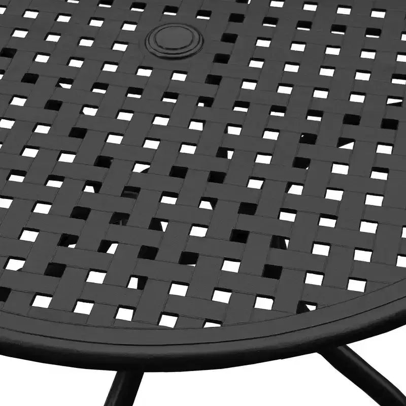 Ensemble repas d'extérieur 5 pièces avec table de salle à manger ronde d'extérieur en aluminium maillé orné et moderne de 107 cm et chaises à damier - Noir - Oakland Living