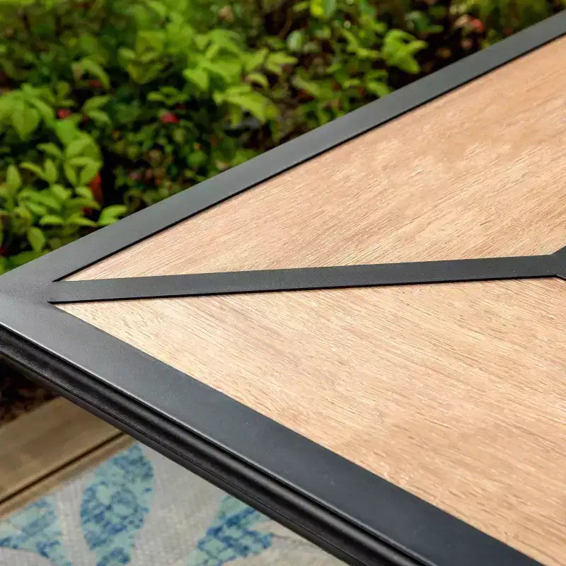 Ensemble de salle à manger d'extérieur 7 pièces avec table en faux bois avec trou pour parasol - Captiva Designs
