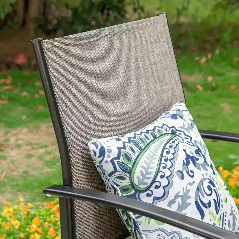 Ensemble de salle à manger d'extérieur 7 pièces Captiva Designs avec table en faux bois/acier avec trou pour parasol et chaises en métal rembourrées avec accoudoirs