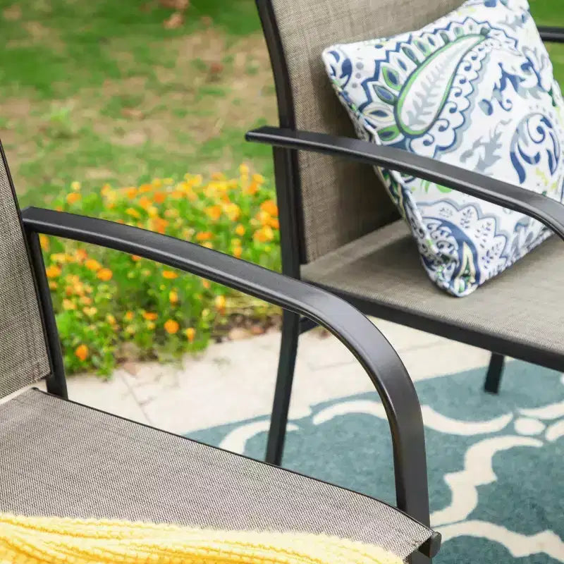 Ensemble de salle à manger d'extérieur 7 pièces Captiva Designs avec table en faux bois/acier avec trou pour parasol et chaises en métal rembourrées avec accoudoirs