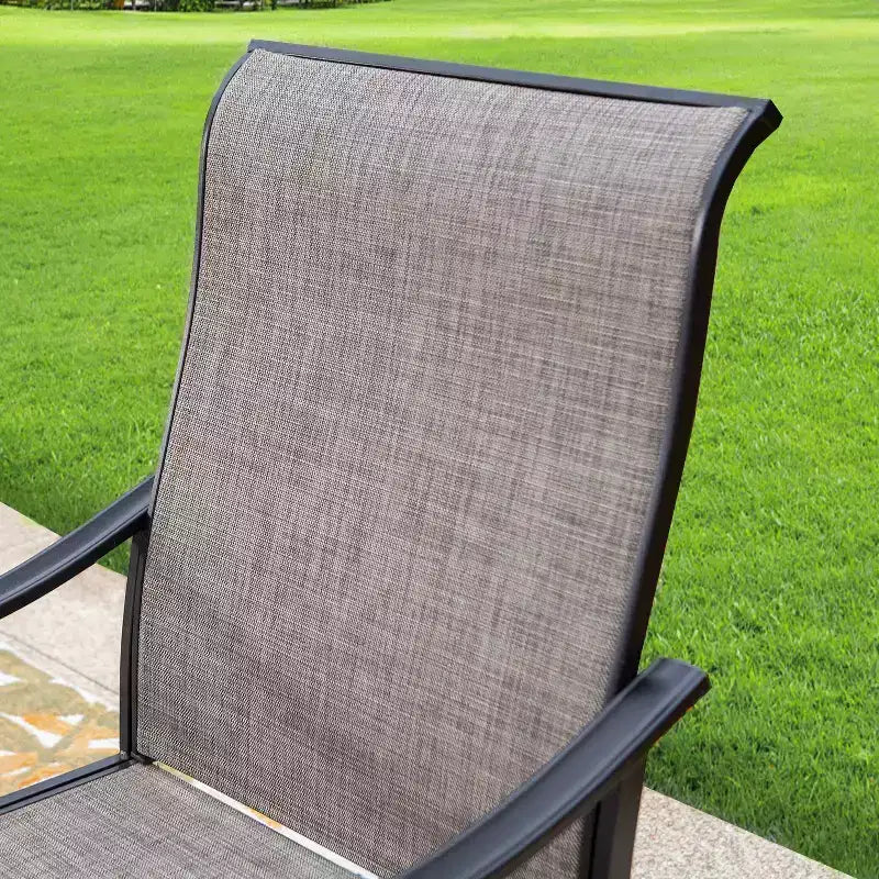 Ensemble repas d'extérieur 8 pièces avec table à plateau à lattes métalliques avec trou pour parasol et chaises pivotantes - Gris/Beige - Captiva Designs