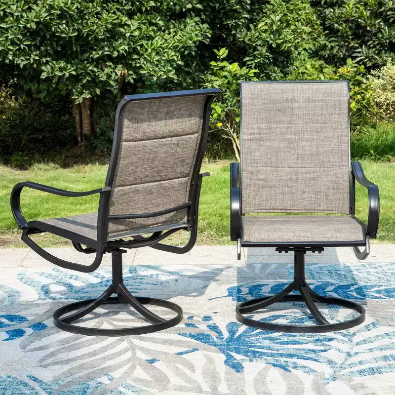 Ensemble de patio avec table en acier avec trou pour parasol de 4 cm et chaises pivotantes en acier de Captiva Designs