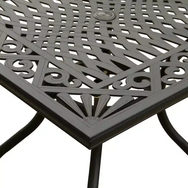 Ensemble d'extérieur 5 pièces avec table carrée en aluminium noir en maille ornée moderne de 37 po avec chaises à damier - Oakland Living