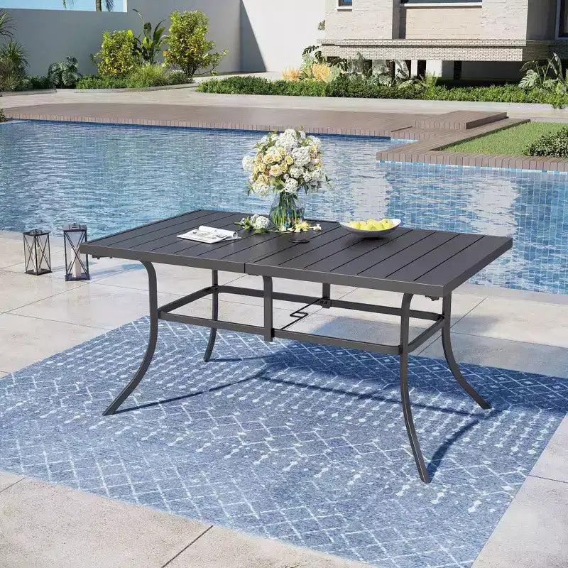 Ensemble repas d'extérieur 7 pièces Captiva Designs avec table rectangulaire à lattes et chaises de salle à manger fixes en textilène