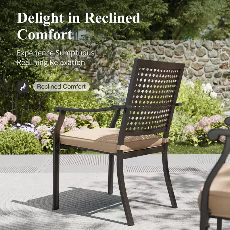 Captiva Designs Ensemble de salle à manger de patio 5 pièces en acier avec table carrée effet bois et chaises en métal avec coussin
