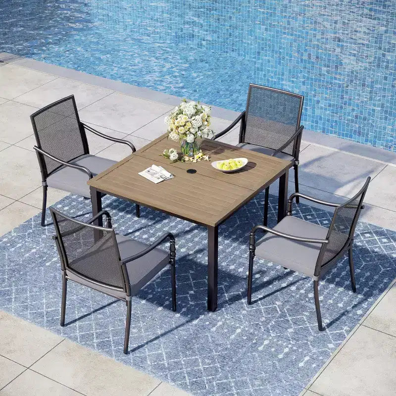 Captiva Designs Table de salle à manger de patio 5 pièces en acier avec trou de parasol et chaises en métal avec coussins