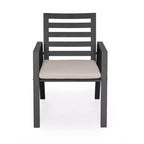 Ensemble de salle à manger d'extérieur 5 pièces LeisureMod Chelsea, table à manger ronde en aluminium de 48 pouces et 4 fauteuils de salle à manger
