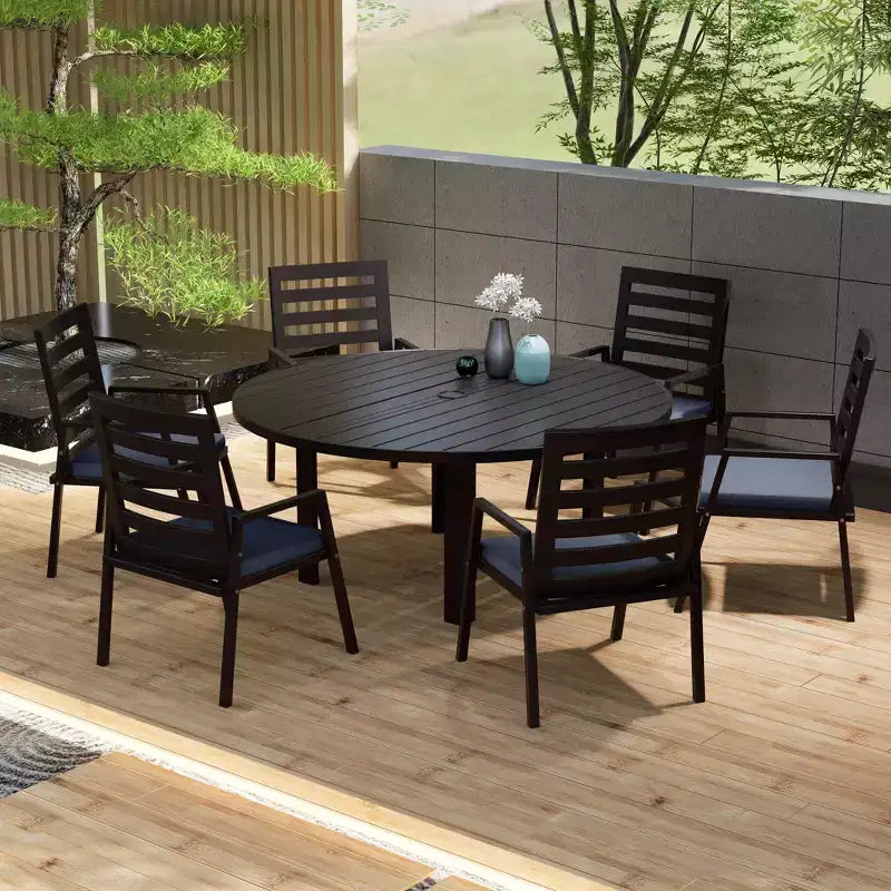 Ensemble de salle à manger de patio 7 pièces LeisureMod Chelsea, table à manger ronde en aluminium de 60 po et 6 fauteuils de salle à manger