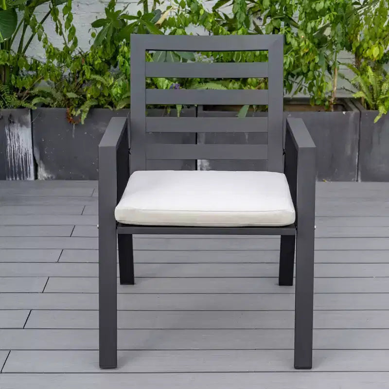 Ensemble de salle à manger de patio 7 pièces LeisureMod Chelsea, table à manger ronde en aluminium de 60 po et 6 fauteuils de salle à manger