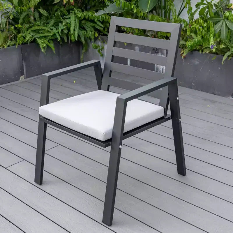 Ensemble de salle à manger de patio 7 pièces LeisureMod Chelsea, table à manger ronde en aluminium de 60 po et 6 fauteuils de salle à manger