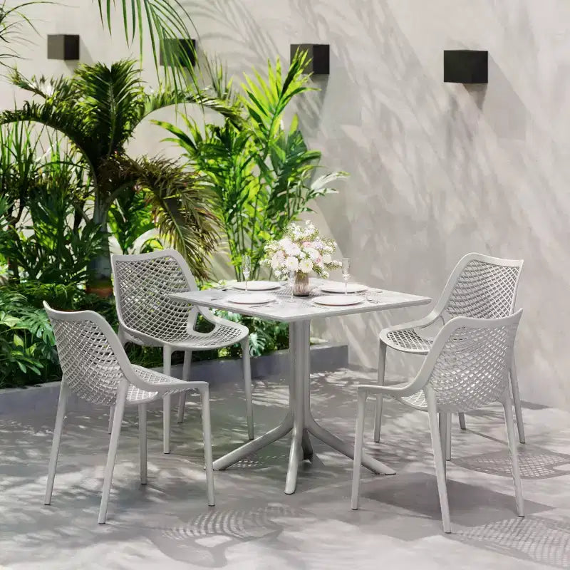 Ensemble de salle à manger d'extérieur carré moderne 5 pièces WestinTrends Playa avec chaises de salle à manger empilables