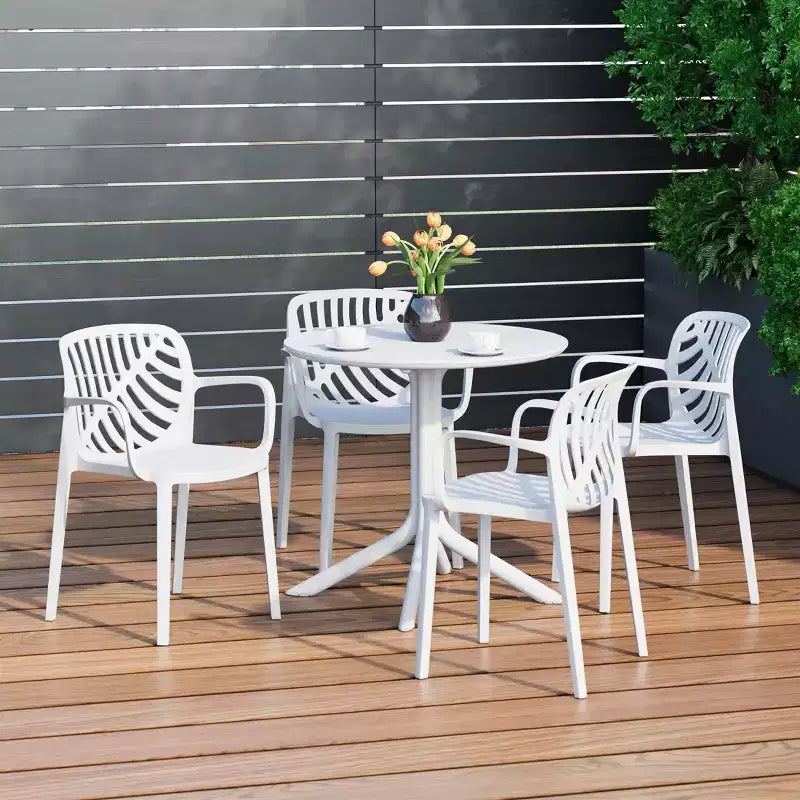 Ensemble de table à manger de patio ronde en résine WestinTrends Playa 5 pièces avec chaises de salle à manger de patio empilables modernes