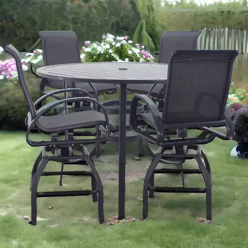 Ensemble repas de 5 pièces Courtyard Casual Santa Fe, hauteur balcon, comprenant une table de balcon de 48 po et quatre tabourets de balcon pivotants.
