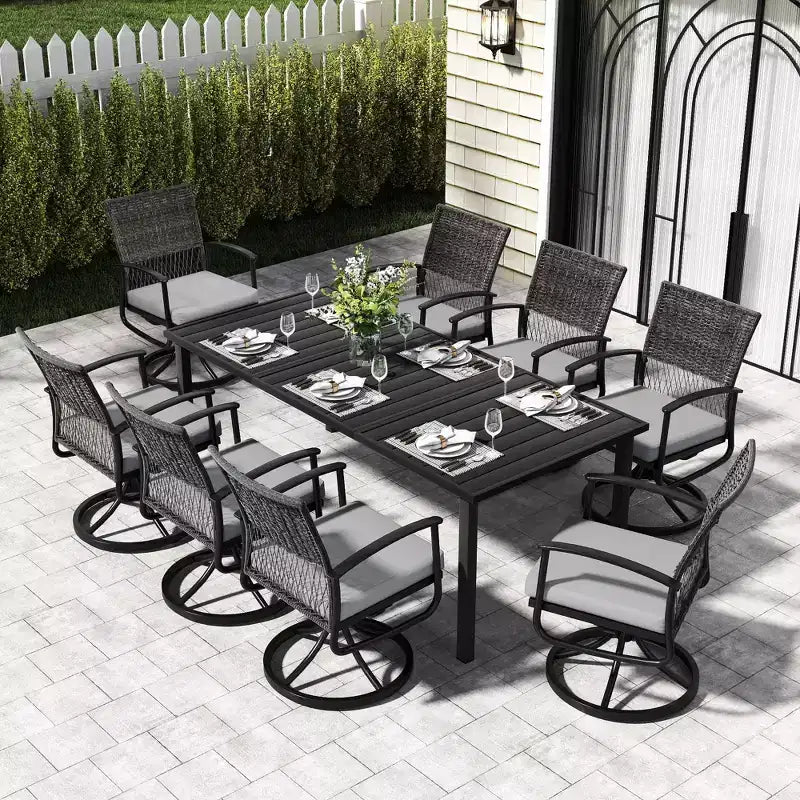 HAPPATIO Ensemble de salle à manger en rotin, ensemble de salle à manger extérieur avec chaises pivotantes, table à manger revêtue de poudre avec trou pour parasol pour jardin, cour