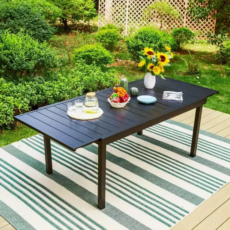 Captiva Designs - Table à manger extensible en acier 7 pièces et chaises pivotantes en osier avec coussins épais pour patio