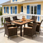 Ensemble de salle à manger Gymax 7 pièces en osier pour patio avec table à manger d'extérieur, 6 chaises empilables rembourrées, accoudoirs en bois d'acacia et trou de parasol sur le plateau