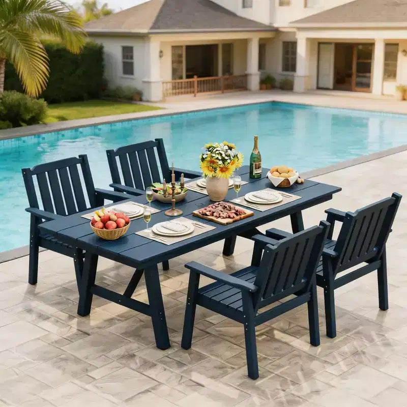 Ensemble de salle à manger extérieur 5 pièces pour 4 personnes, mobilier de patio en PEHD toutes saisons avec trou pour parasol, chaises sans accoudoirs modernes pour jardin et terrasse