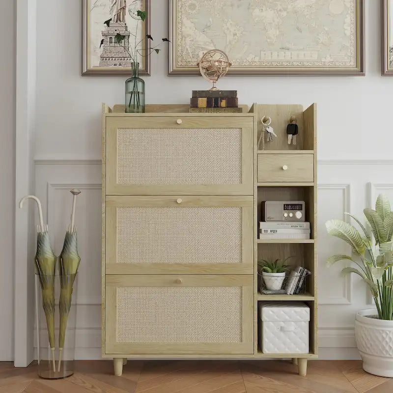 Scarpiera in stile bohémien, Scarpiera con 3 cassetti a ribalta in rattan, 3 ripiani quadrati e 1 cassetto portaoggetti