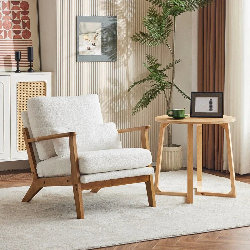 Poltrona d'accento rivestita in misto lino con gambe in legno e un cuscino, beige