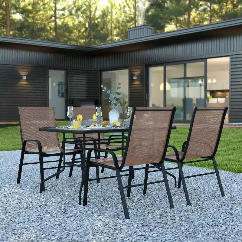 Ensemble de salle à manger d'extérieur 5 pièces Flash Furniture Brazos - Table de patio en verre trempé, 4 chaises empilables Flex Comfort