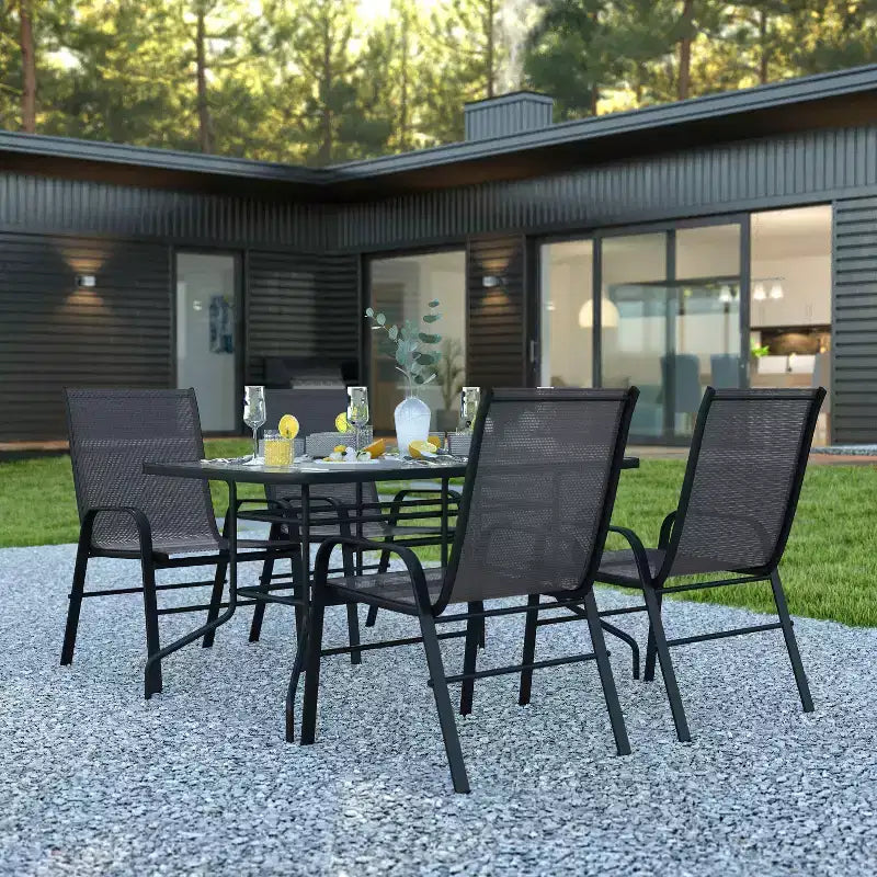 Ensemble de salle à manger d'extérieur 5 pièces Flash Furniture Brazos - Table de patio en verre trempé, 4 chaises empilables Flex Comfort