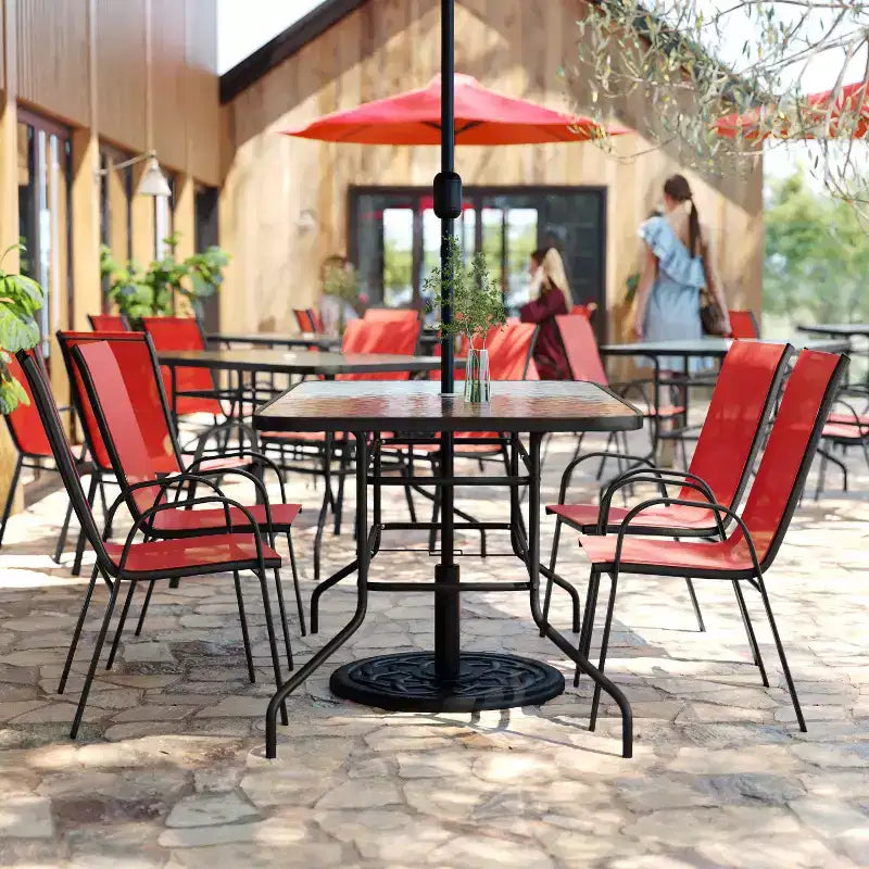 Ensemble de salle à manger d'extérieur 5 pièces Flash Furniture Brazos - Table de patio en verre trempé, 4 chaises empilables Flex Comfort