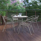 Flash Furniture Lila Ensemble table ronde en verre de 31,5 po avec 4 chaises empilables en aluminium à lattes métalliques