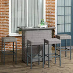 Outsunny Ensemble de bar 5 pièces en rotin, table haute d'extérieur et chaises avec plateau en verre, étagère de rangement et 4 tabourets de bar pour piscine
