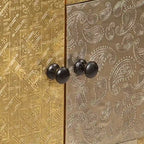 Credenza in legno massello di acacia con finitura color miele e dettagli in metallo – 80x30x75 cm