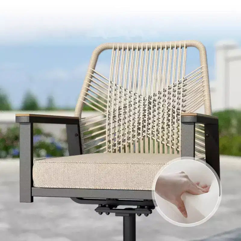 Captiva Designs – Table de salle à manger ronde à plateau en lattes métalliques et chaises en osier pivotantes à coussins épais, 5 pièces